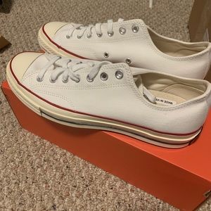 Chuck 70 classic low top white size 10.5 men- NWT